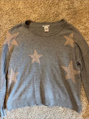 Sweet Romeo Gray Crewneck Sweater with Beige Star Motif